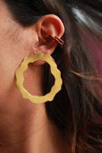 Cargar imagen en el visor de la galería, Aretes SER Dorado.

